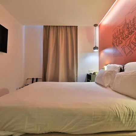 Otel Restaurant Kyriad 3*
